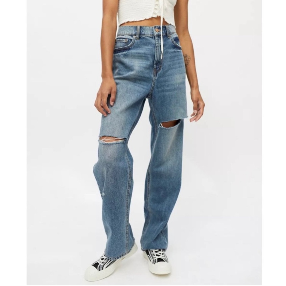 BDG by Urban Outfitters Loose Straight Denim Jeans in Distressed Blue size 25